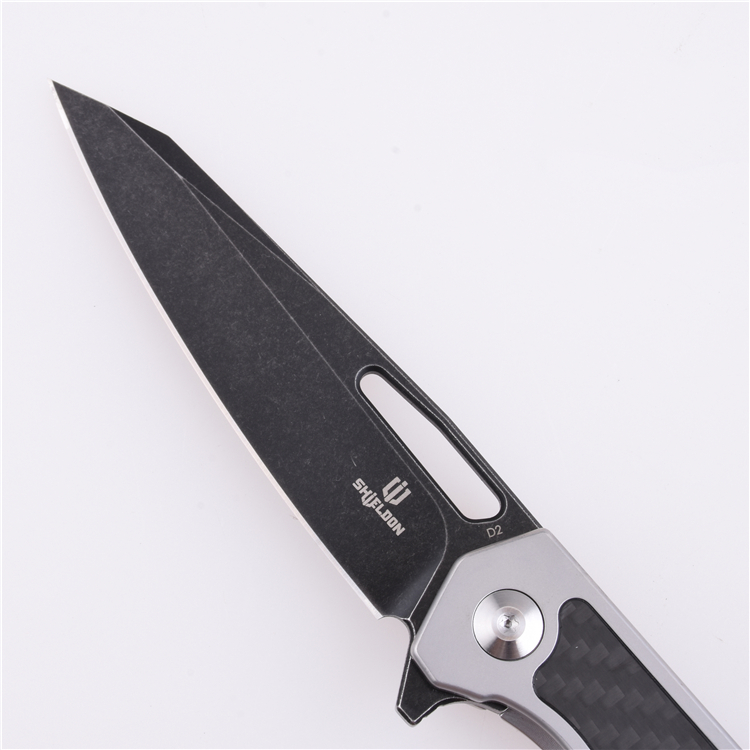 Shieldon Couteau de Poche Pliant Barraskewda D2 Lame 3Cr14 + Manche en Fibre de Carbone 9042S1-S